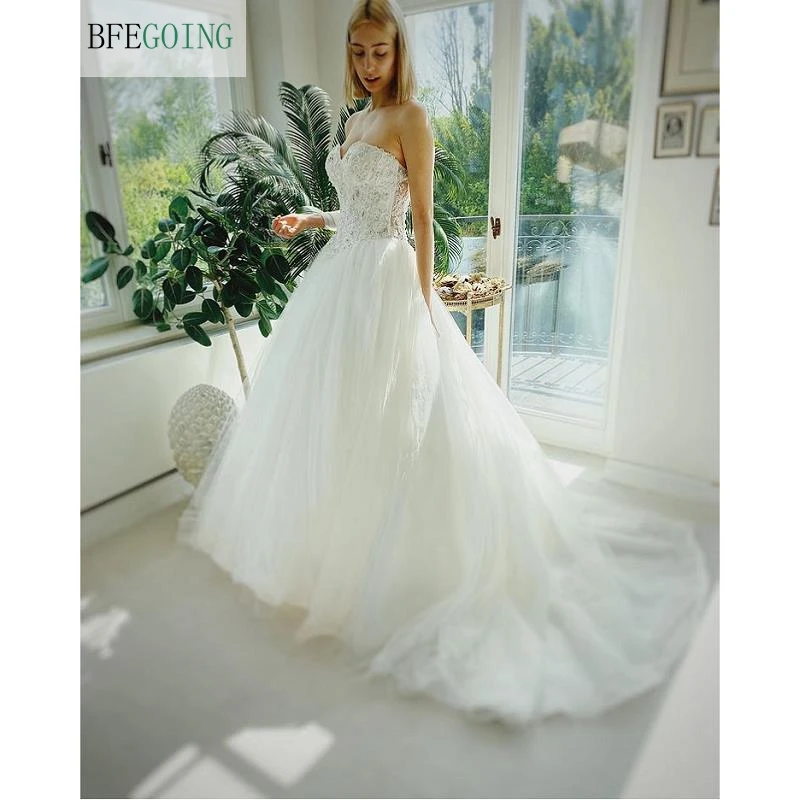 

Ivory Lace Tulle Beading Floor-Length Princess A-Line Wedding Dresses Chapel Train Sweetheart Strapless Bridal Gowns