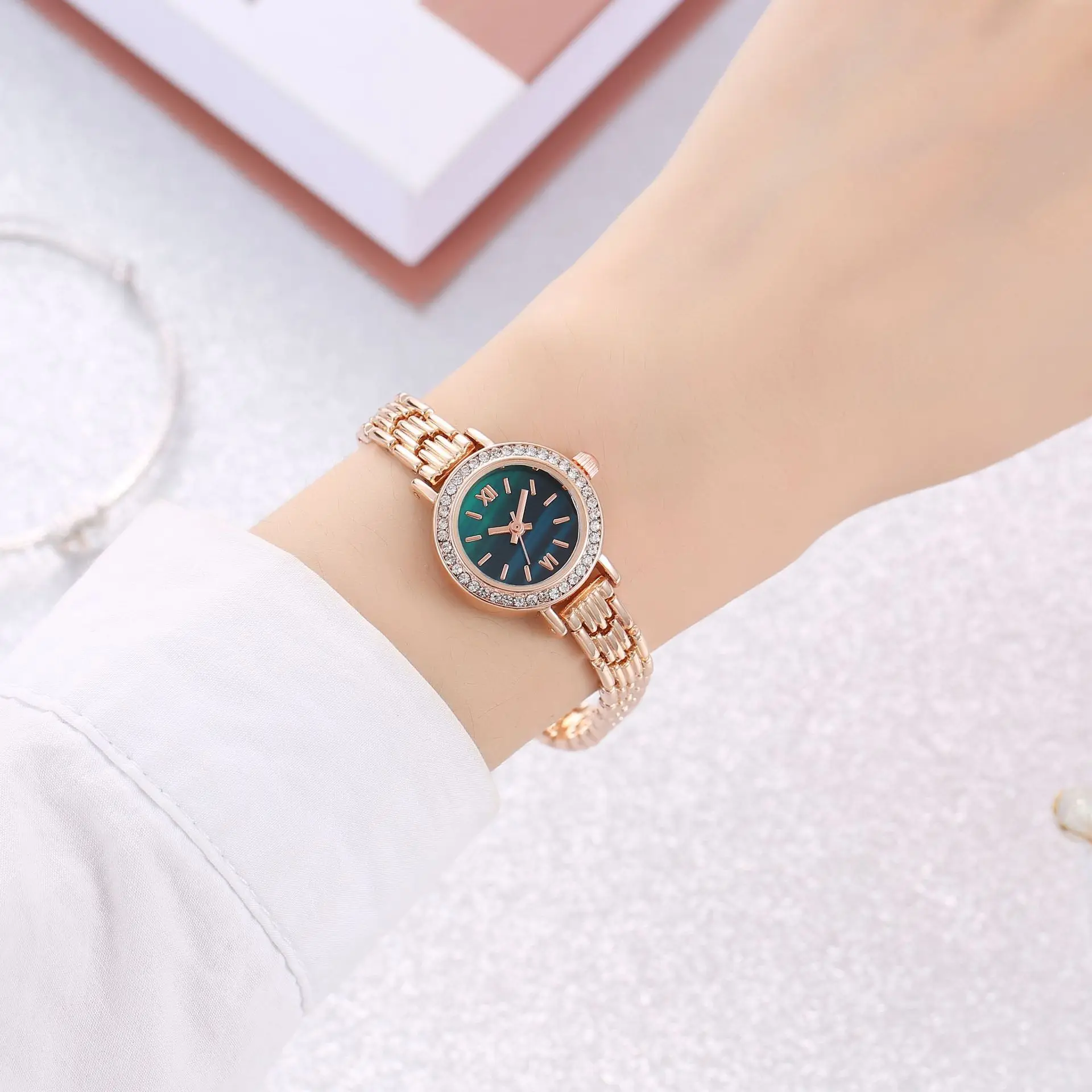 

Small Gold Watch Simple Watch Ladies Exquisite Small Dial Light Luxury Watch Mother Shell Dial Full Diamond Watch Wrist Watch