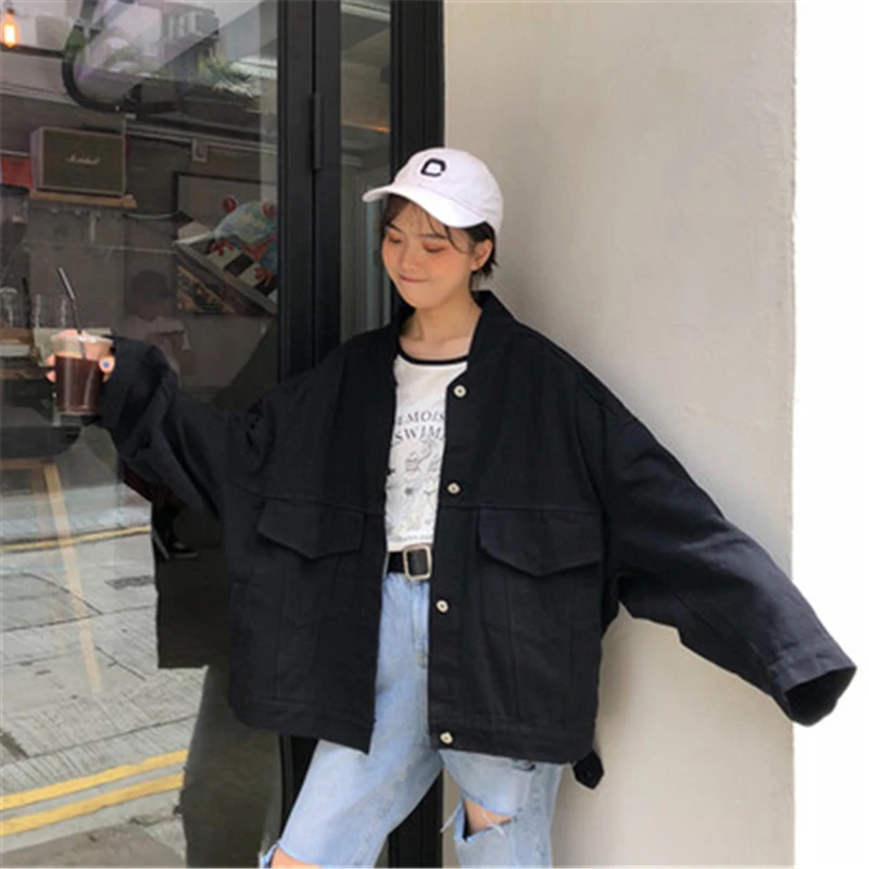 

Женская джинсовая куртка с рукавом «летучая мышь»