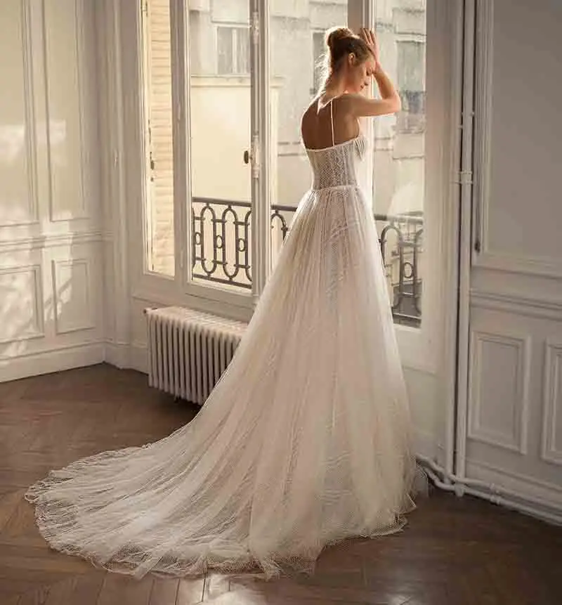 Женское вечернее платье со шлейфом SSYFashion белое кружевное с открытой спиной и