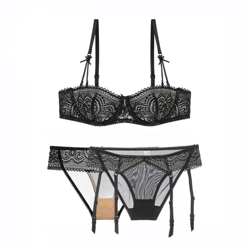 Комплект женского нижнего белья из бюстгальтера пуш-ап без подкладки и трусов |