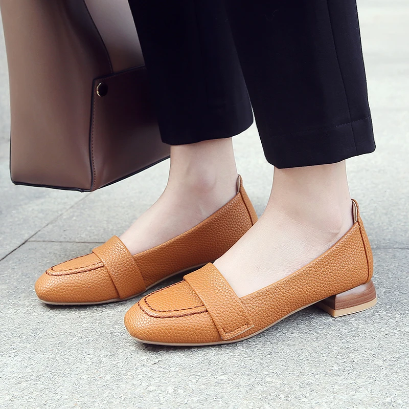 Туфли лодочки женские на толстом каблуке однотонные кожаные без застежки