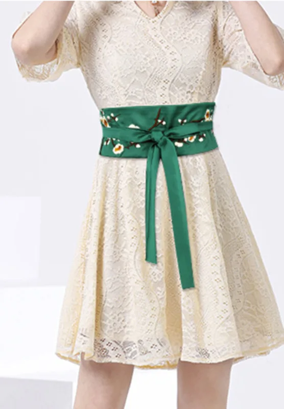 Традиционное кимоно с поясом зеленого черного красного цветов кардиган вышивкой