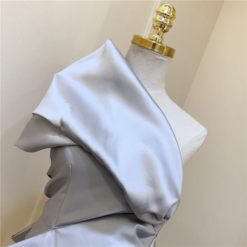 Женская атласная блузка GetSpring черная без рукавов с открытой спиной и открытыми