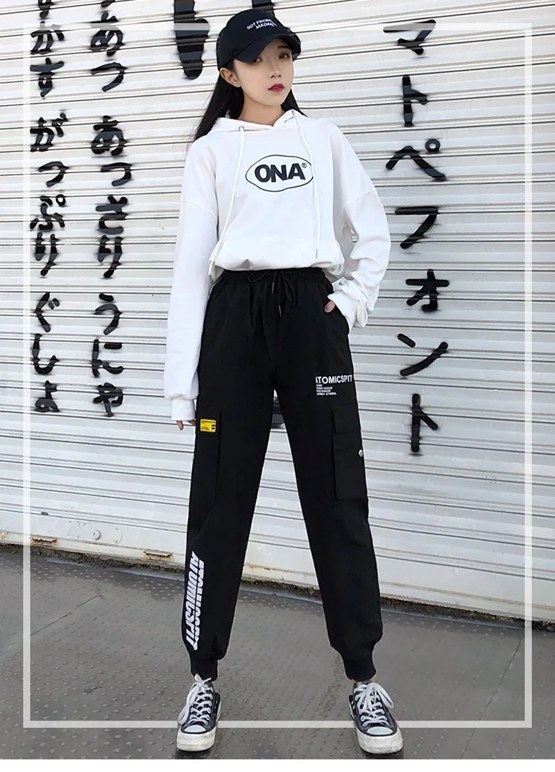 

Spring Casual Loose High Waist Pants Female Black Streetwear Hip Hop Cargo Pants Women Letter Printed Loose Sweatpants Female