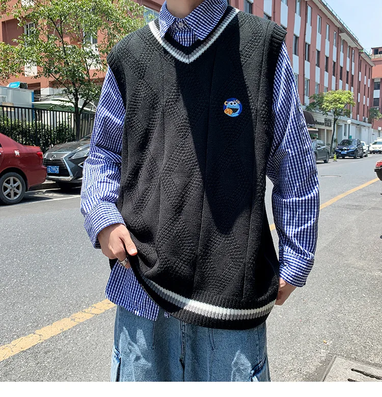 

2020 Autumn And Winter Korean Men's Casual All-Match Literary Embroidery Jacquard Woven Loose V-Neck Sweater Vest College Style