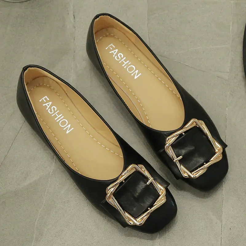 

Женские дизайнерские туфли на платформе, повседневные туфли на плоской подошве, лоферы с металлическим украшением, весна 2021