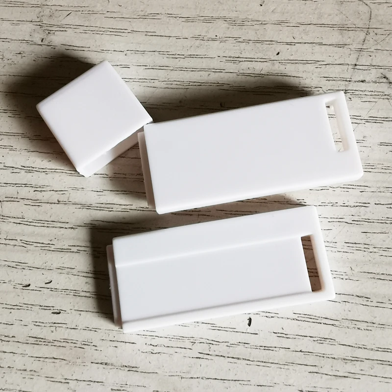 Пластиковый корпус USB без логотипа подходит для обычной платы PCBA и чипа памяти. 100