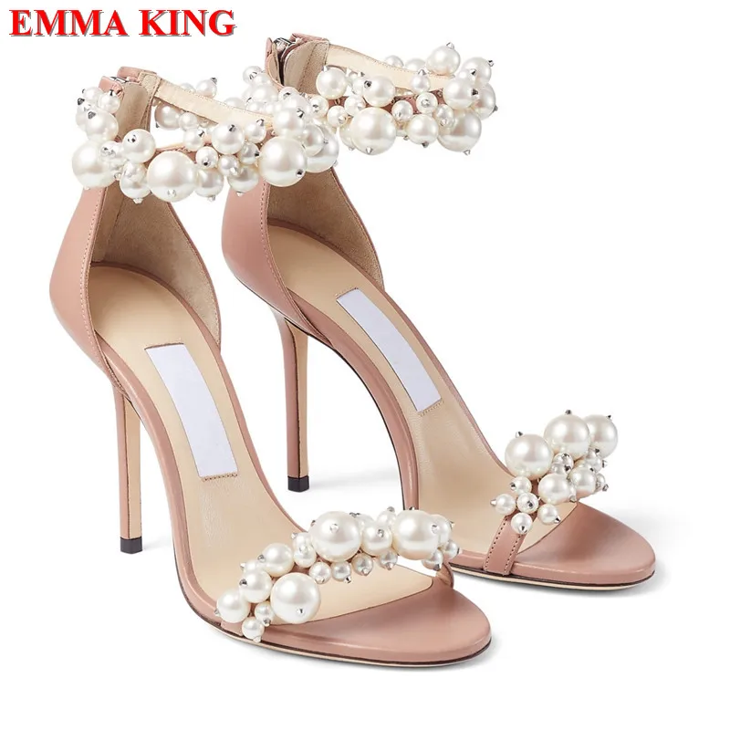 

2021 Womens Pearl Decor Wedding Sandals Fashion Leather Bead Ladies Party Shoes Bride Design Summer High Heels Gladiator Sandals