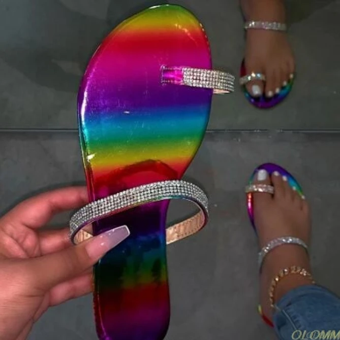 

Spring / summer new women2020 flat casual slippers outdoor wild sandals home durable beach flip flop banquet cross rhinestone ms