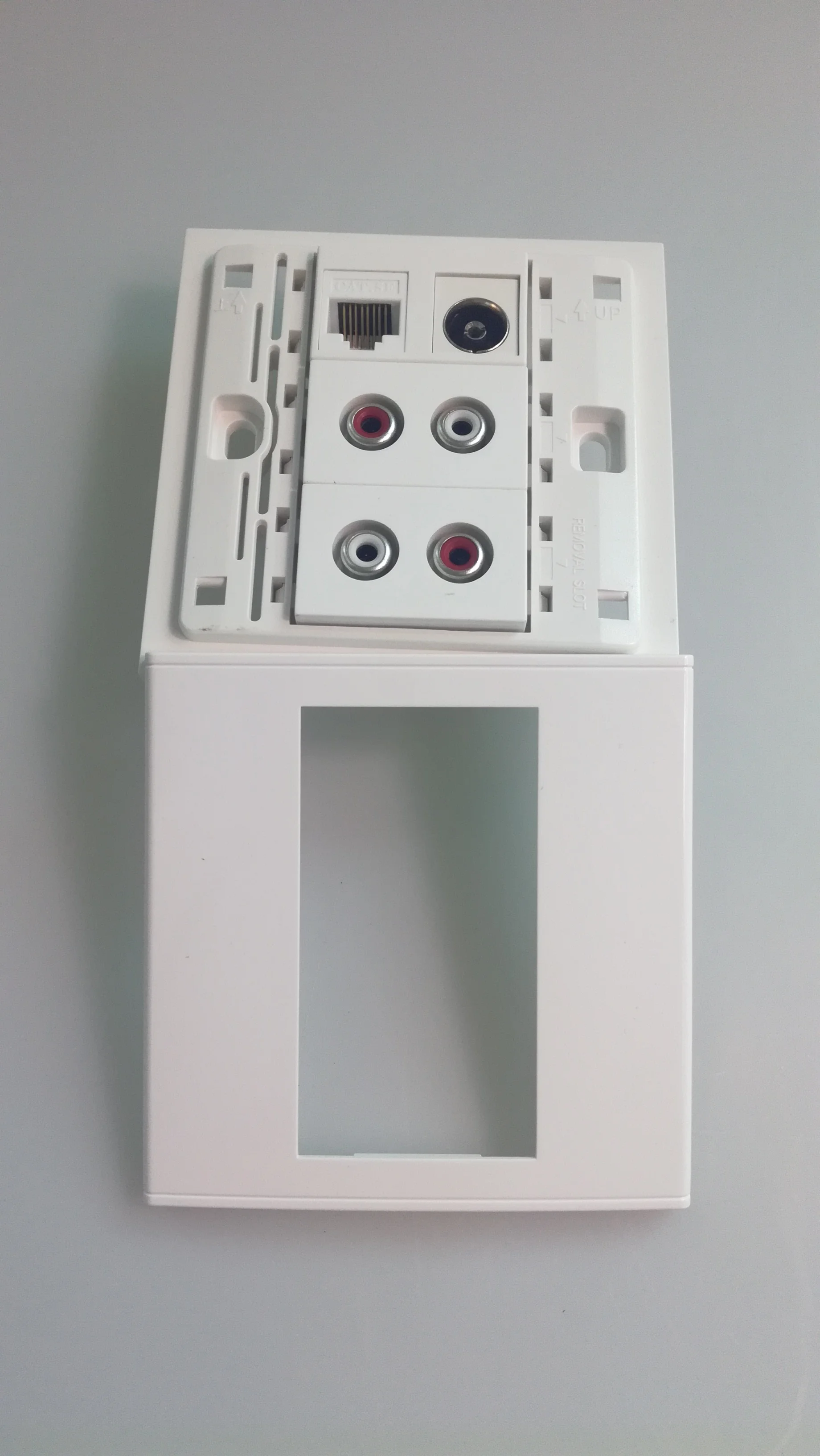 SeTo 86 Тип Двойной RCA AV аудио + ТВ RJ45 Cat5e Разъем розетки Ассорти панель Keystone Лицевая |