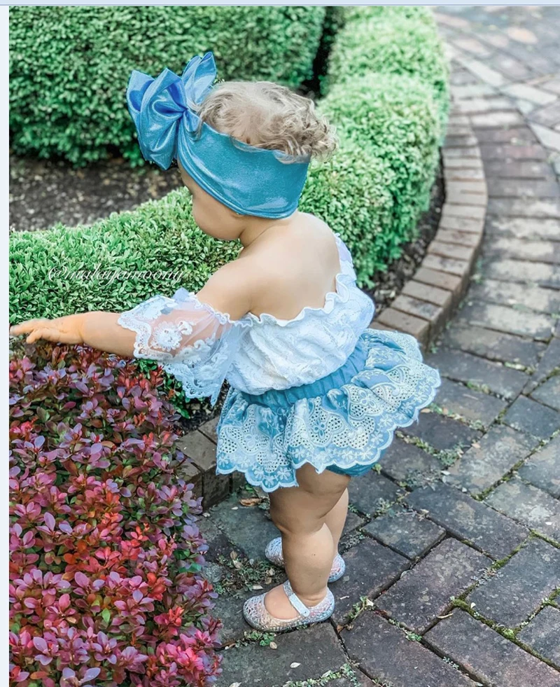 

Одежда для маленьких девочек из трех предметов, Летний Новый кружевной комбинезон с вырезом лодочкой и короткие брюки с оборками и повязкой...