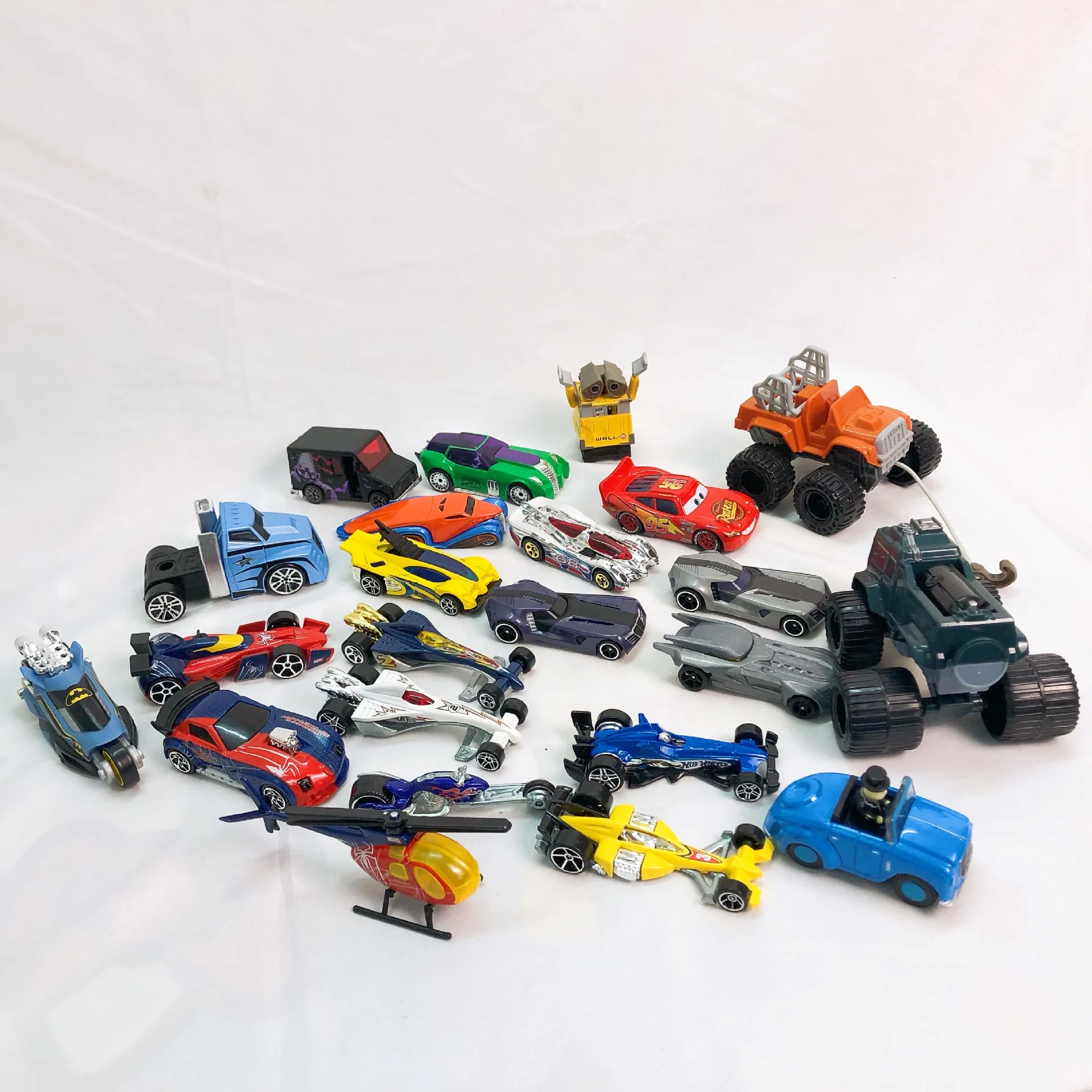 

Alloy Car Series Metal Cast Toy Gift for Kids Simulation Model Peripherals Collectable Ornaments Christmas Toy