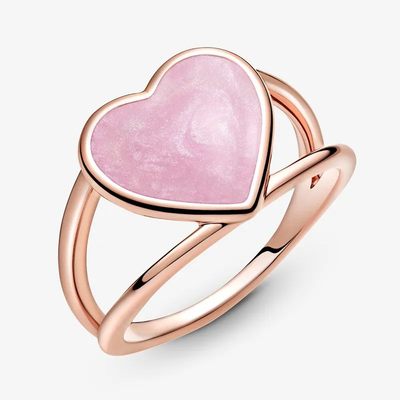 Розовое кольцо. Серебряное кольцо с розовым сердцем. Кольцо с розовым камнем в виде сердца.