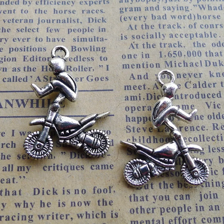 

6 Pieces/Lot 21*30mm Antique Sliver Color Alloy Rider Motorcycle MiniGift For Jewelry Making Contracted StyleFashion Accessories