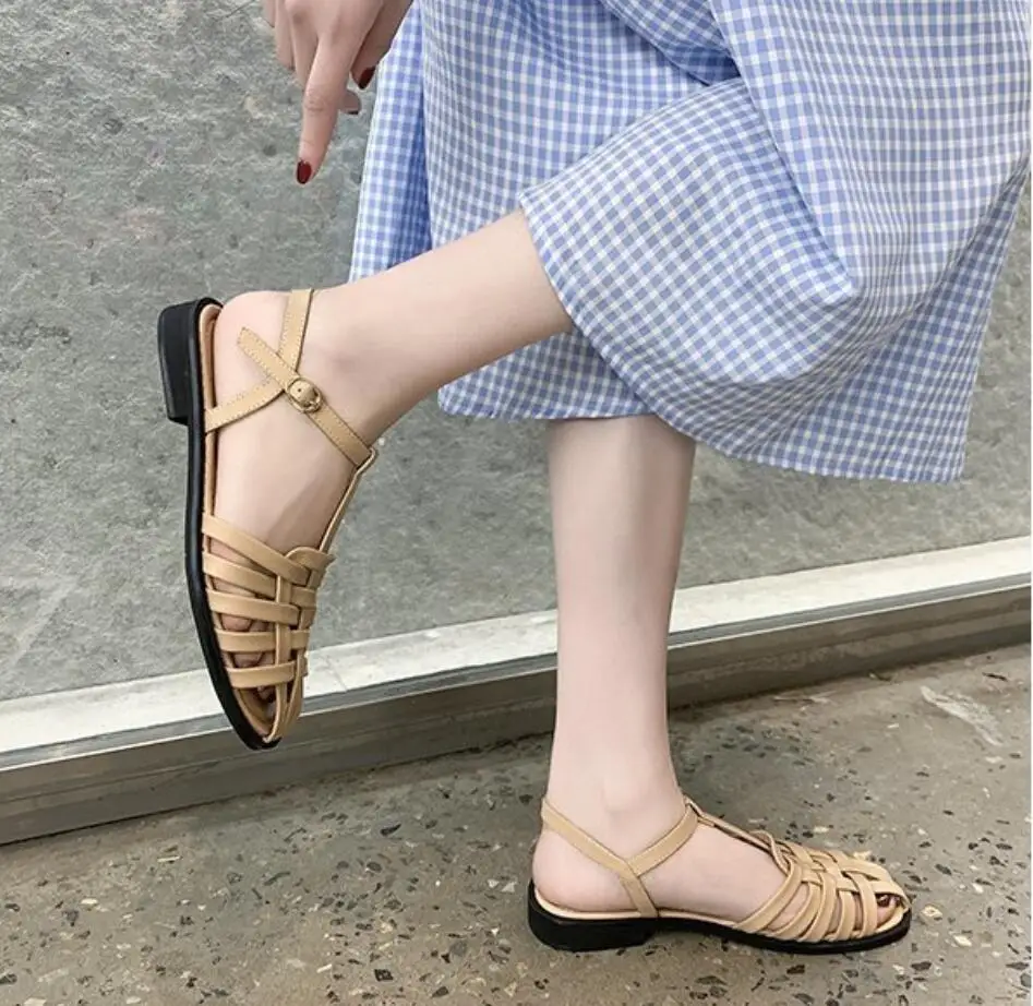 

Hot Retro Gladiator Sandals Women Leather Woven Roman Flats Cover Toe Buckle Strap Summer Beach Ladies Casual Shoes