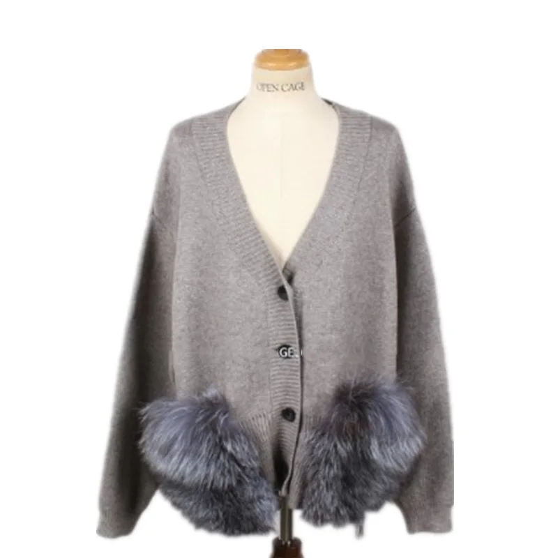 and American Major Brand Fan Short Style Temperament Winter New Female Fur Decoration Dutch V-neck Knitted Sweater Card |