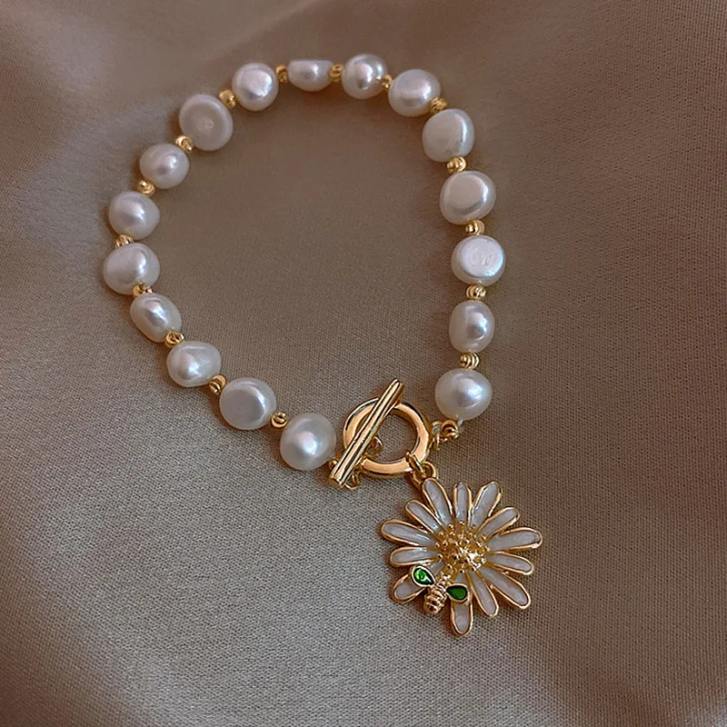

RZ097 2021 New Pearl Daisy Bracelet Female Niche Design Advanced Simple Bracelet Temperament New Simple Bracelet