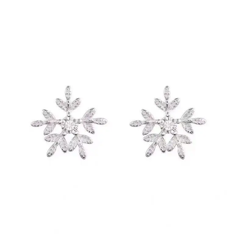 

2021 New Fashion Snowflake Stud Earrings For Women Cute Small Christmas Earrings Christmas Jewelry Birthday Party Gift