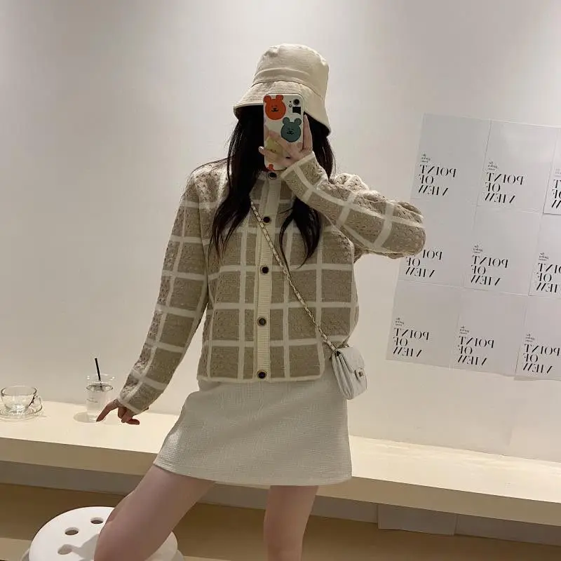

Bornsra 2020 Female Autumn Sweater Woman Coat Computer Knitted Korean Cardigans O-Neck Full Plaid Long Cardigan Female