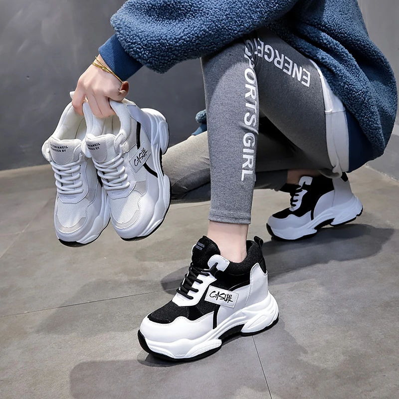 Весенняя женская повседневная обувь на скрытом каблуке Кроссовки толстой