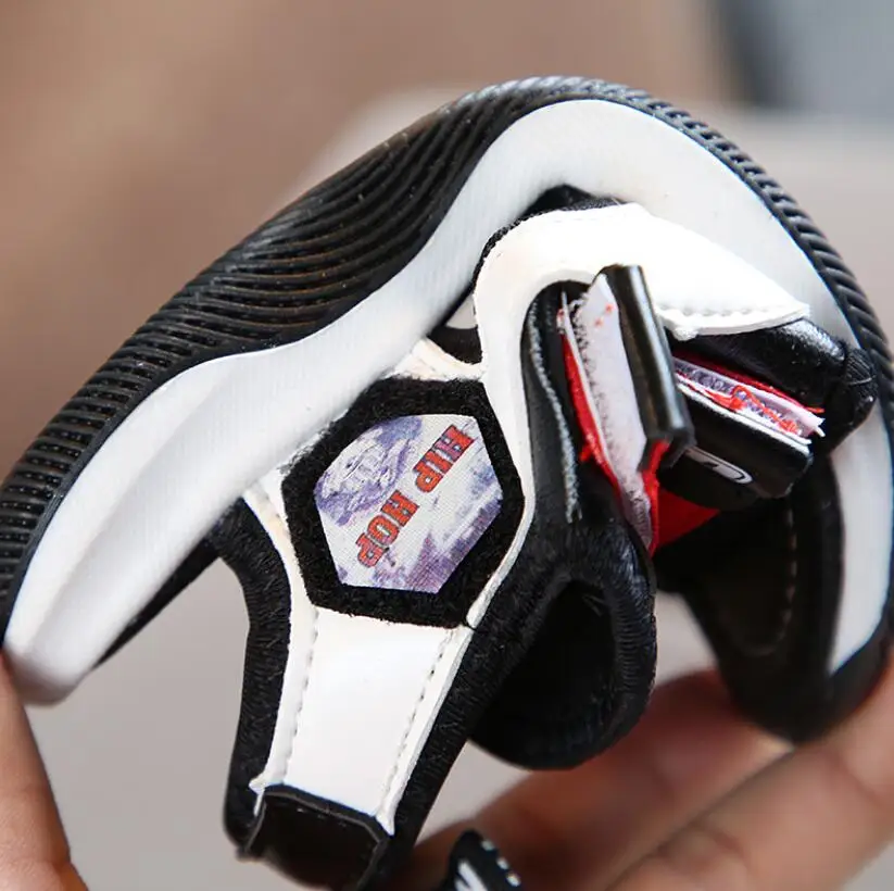 2020 Летние кожаные сандалии для мальчиков Детская пляжная обувь на плоской