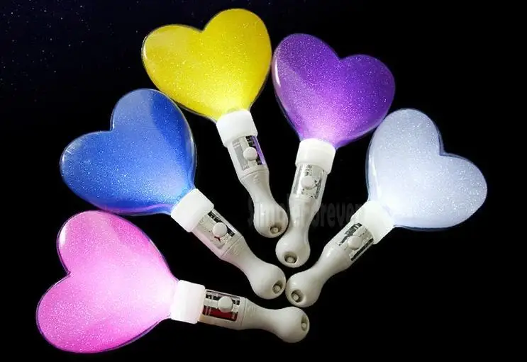 

100PCS Cute Heart Shape LED Heart Stick Flashing Light Stick Glow In The Dark Wedding Concert Event Party Supplies Decoration