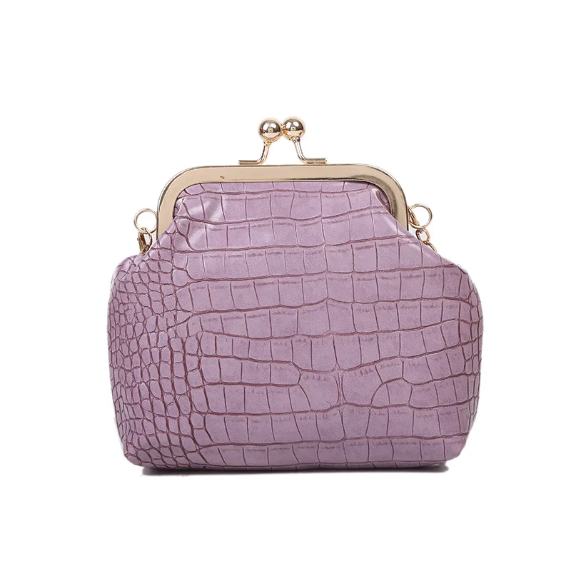 

European and American style small square bag slung women's bag Korean version of Joker clip chain girl mini spring new