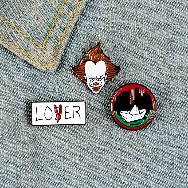 Эмалированная брошь в виде страшного клоуна с буквами LOVER Round Dripping готический