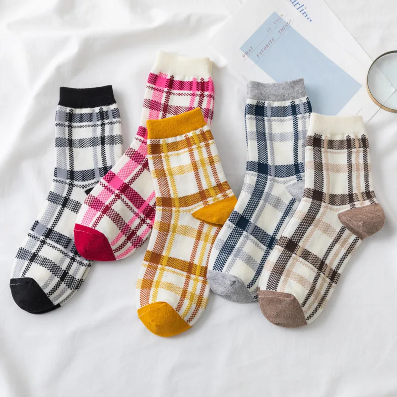 

Retro British Plaid Pile Socks Female Mid-tube Japanese Lace Ladies Style Literary Fresh Mid-tube Wome's Socks Manufacturers