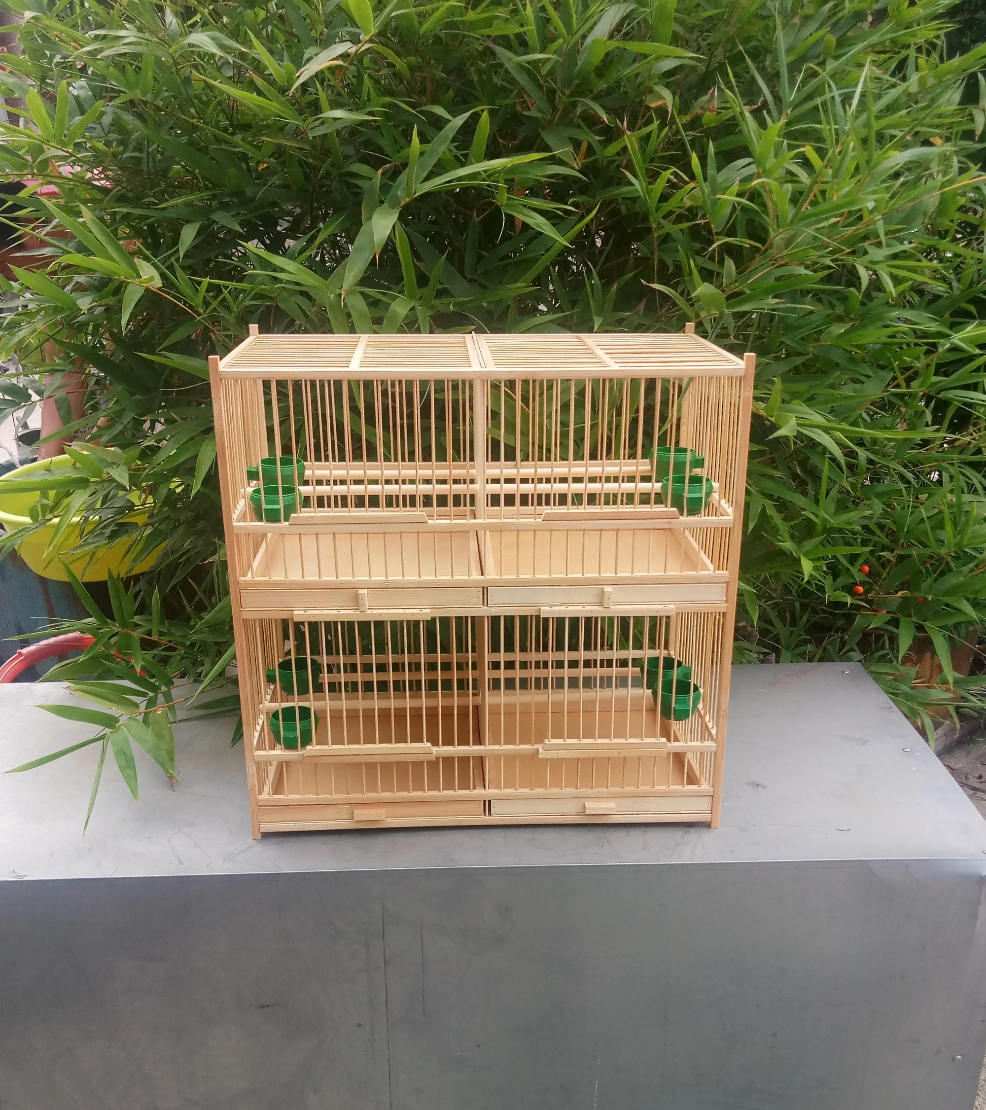 

Птичья клетка бутик четырехсеточный ряд белых глаз клетки украшение птица в клетке птичьи дома