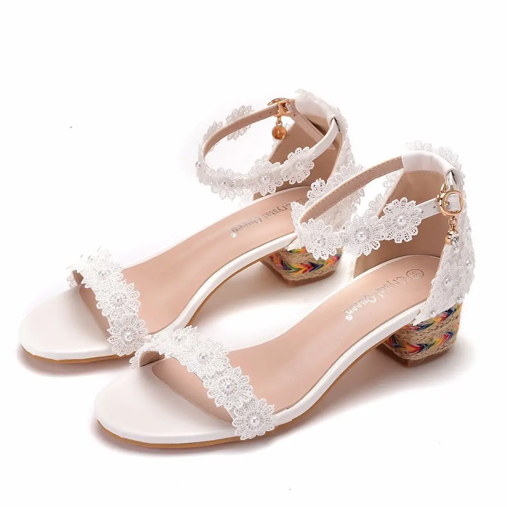 

Summer Ladies 4CM Square High Heel White Wedding Sandals Lace Flower Shoes Woman For Women Banquet Bridesmaid Shoes A0010