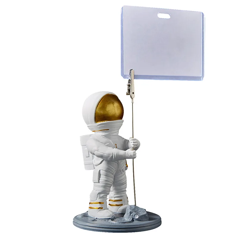 

Creative shop opening gifts Nordic astronauts astronaut ornaments milk tea shop cashier practical decoration