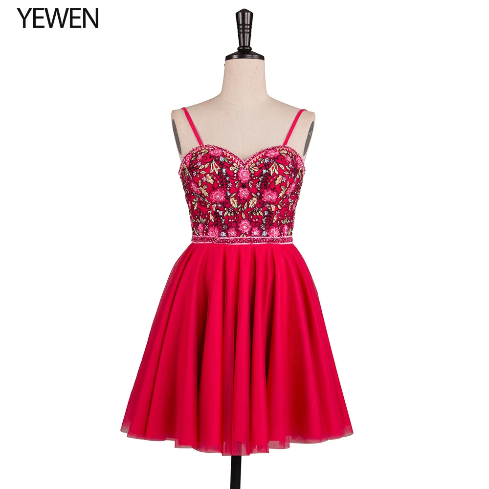 Элегантное ТРАПЕЦИЕВИДНОЕ короткое платье для выпускного вечера с вышитыми