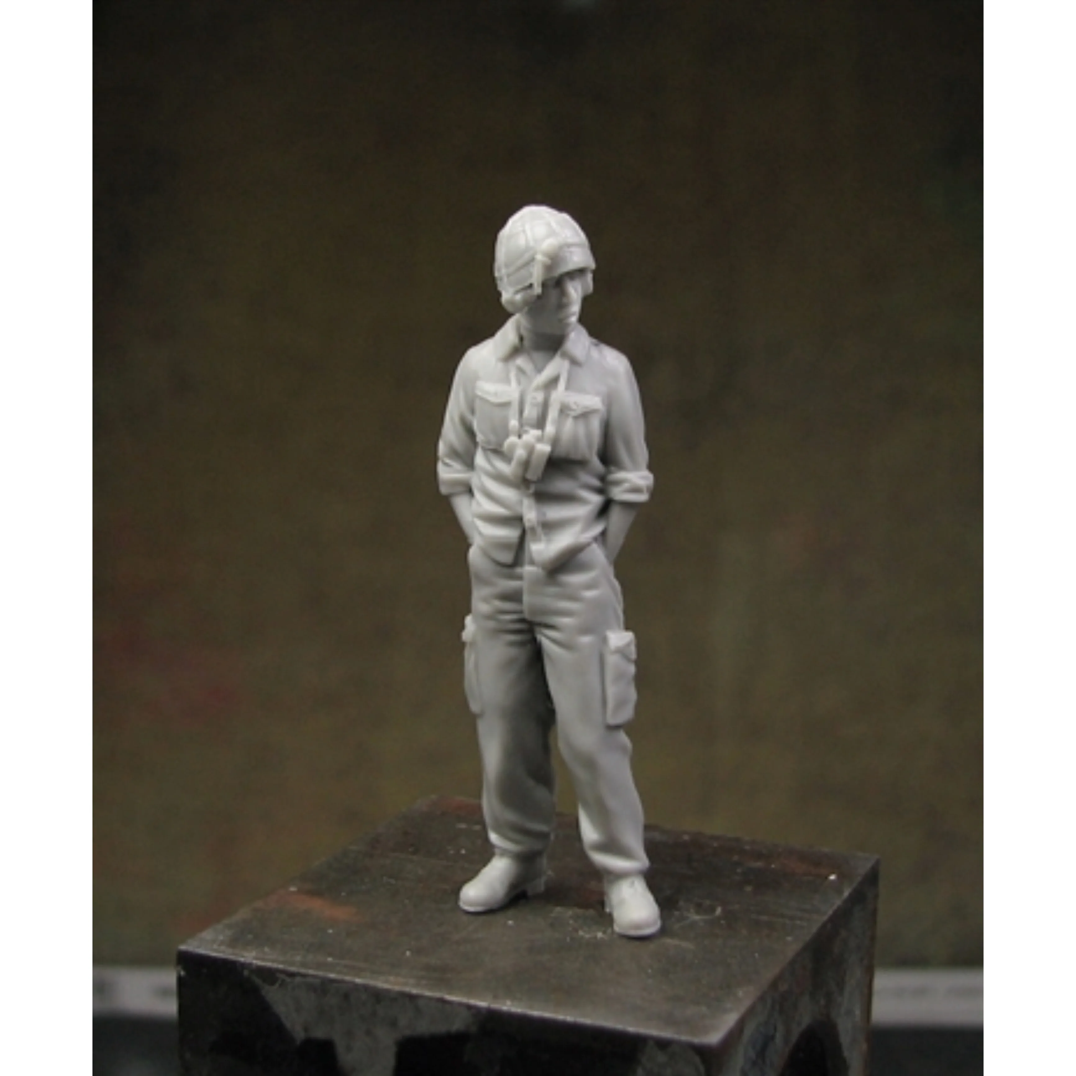 

Фигурка GK, модель из 1/35 смолы, военная тематика, в разобранном и неокрашенном виде
