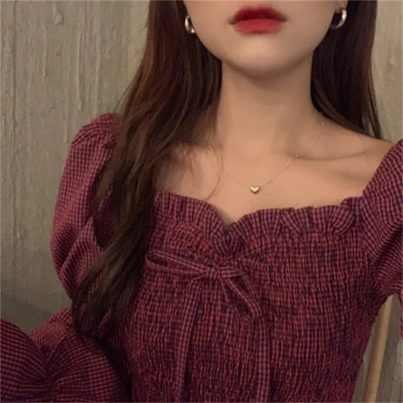 

2021 spring and summer new French gentle short shirt retro square collar exposed clavicle puff sleeve top women