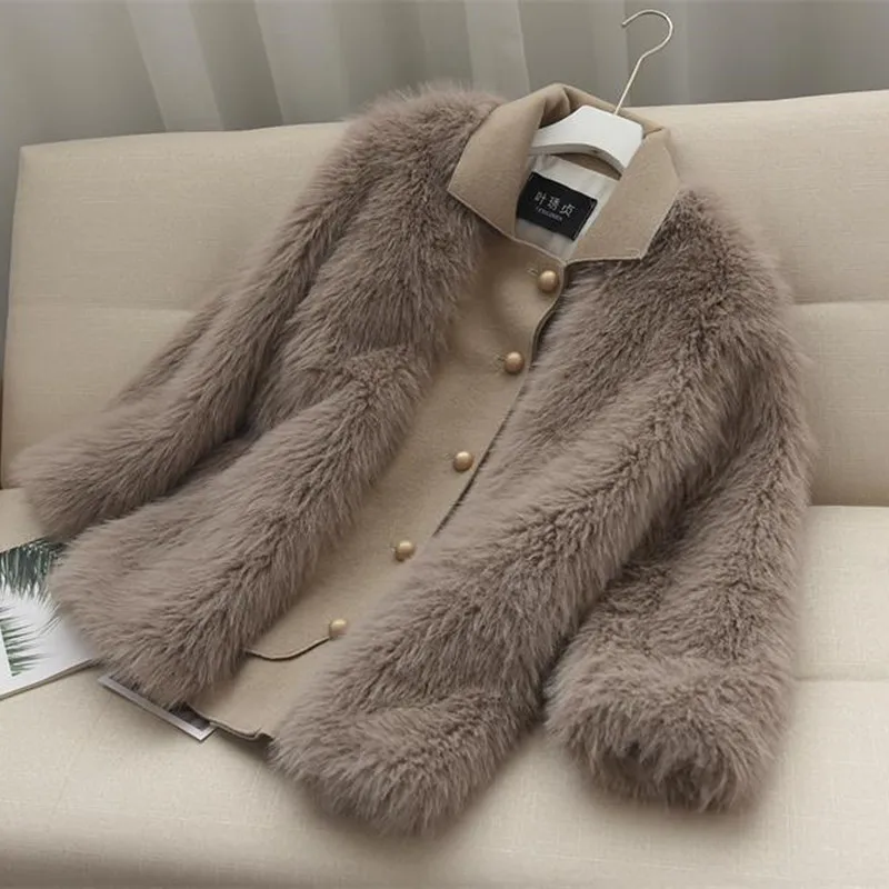 Женская куртка с отложным воротником однотонная теплая из искусственного