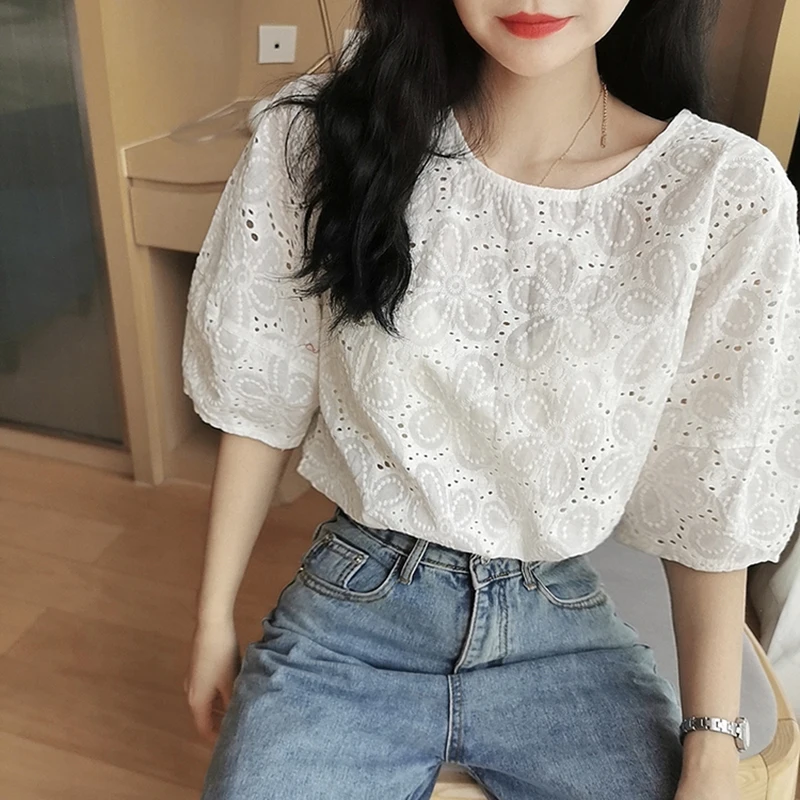 

Блузка женская кружевная, с круглым вырезом и пышными рукавами, летняя
