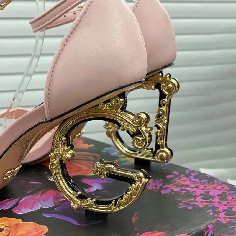 

2021 Luxury High Heels Ladies Summer Catwalk Style Eye-Catching Party Shoes