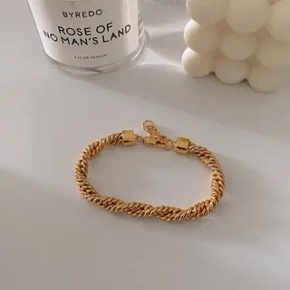 

Взрывчатый нишевый уличный модный брендовый браслет с цветами и пуговицами из пеньковой веревки