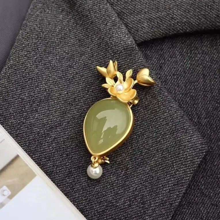 

Natural Hetian Pendant Female Gray Jade Drop-Shaped Necklace Niche Original Design Chinese Style Vintage Small Flower Brooch