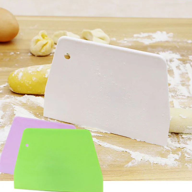 

Plastic Dough Cutter Cake Smoother Cake Scraper/Spatula Kitchen Baking Pastry Tools
