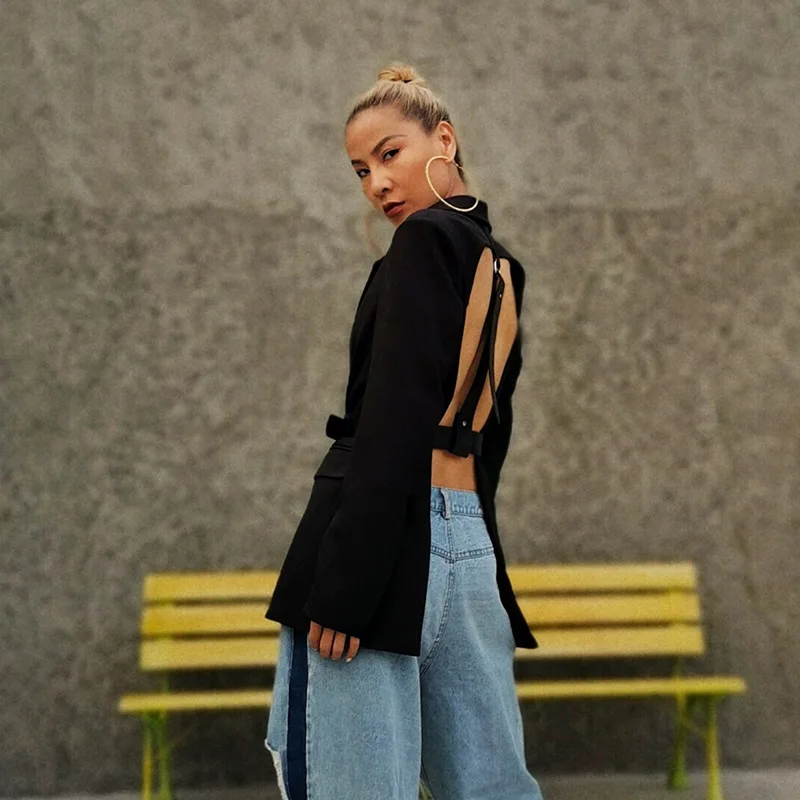 

Personality tide brand new back hollow belt stitching small suit jacket women casual long sleeve jacket tide