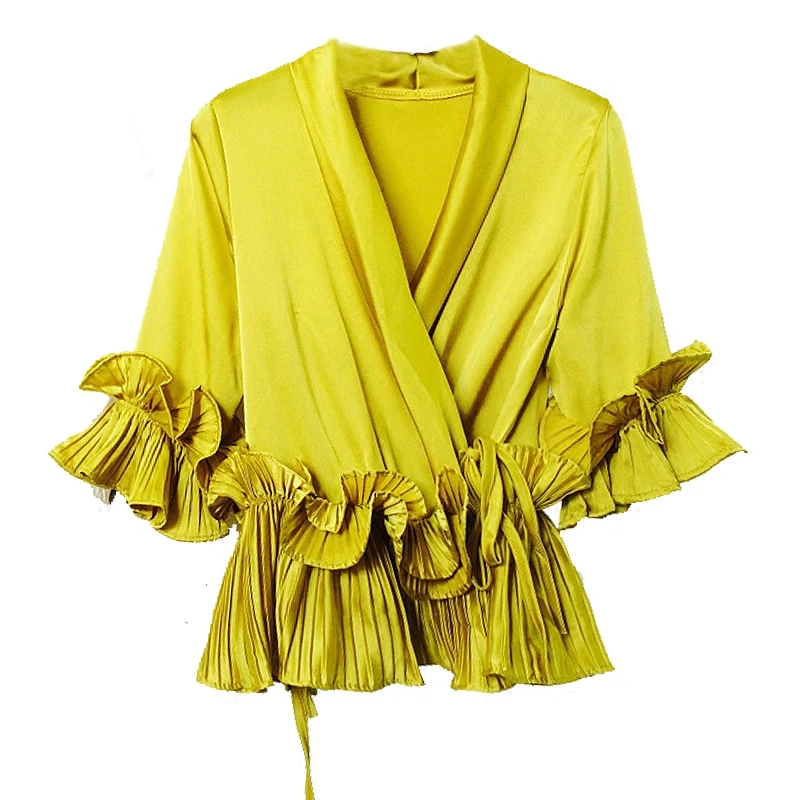 Шифоновая рубашка с объемными цветами и треугольным вырезом плиссированные