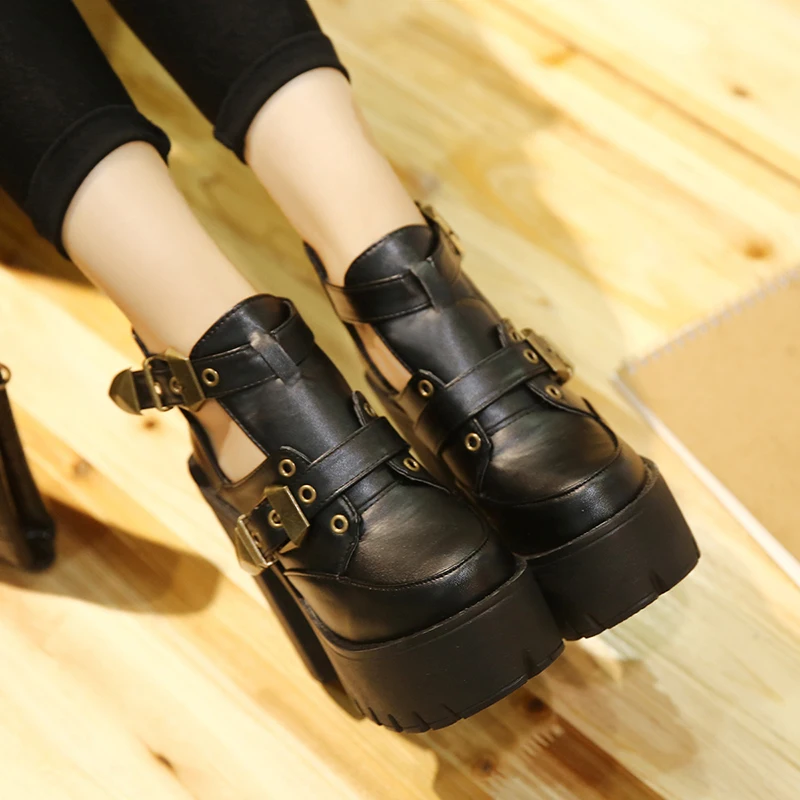Женские ботинки на низком каблуке обувь платформе осенние Женская в готическом
