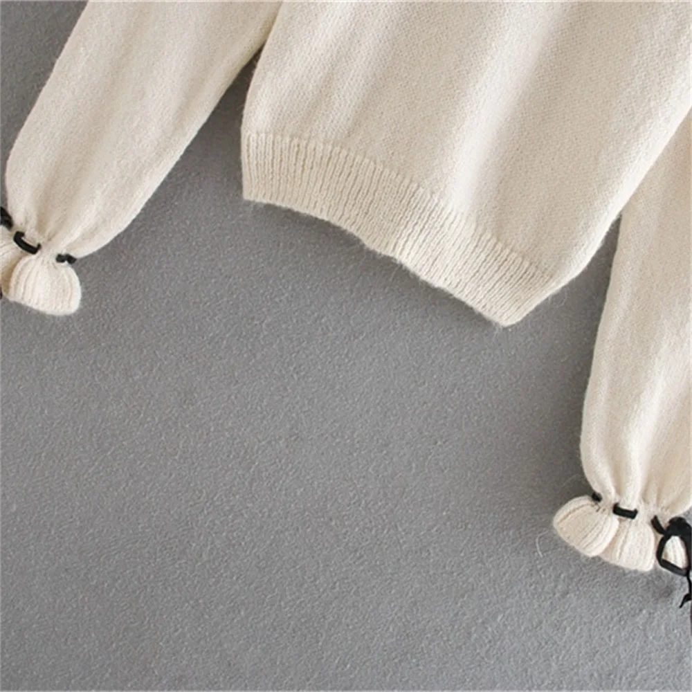 

2020 autumn new product French retro temperament hollow design bow decoration thin pullover sweater