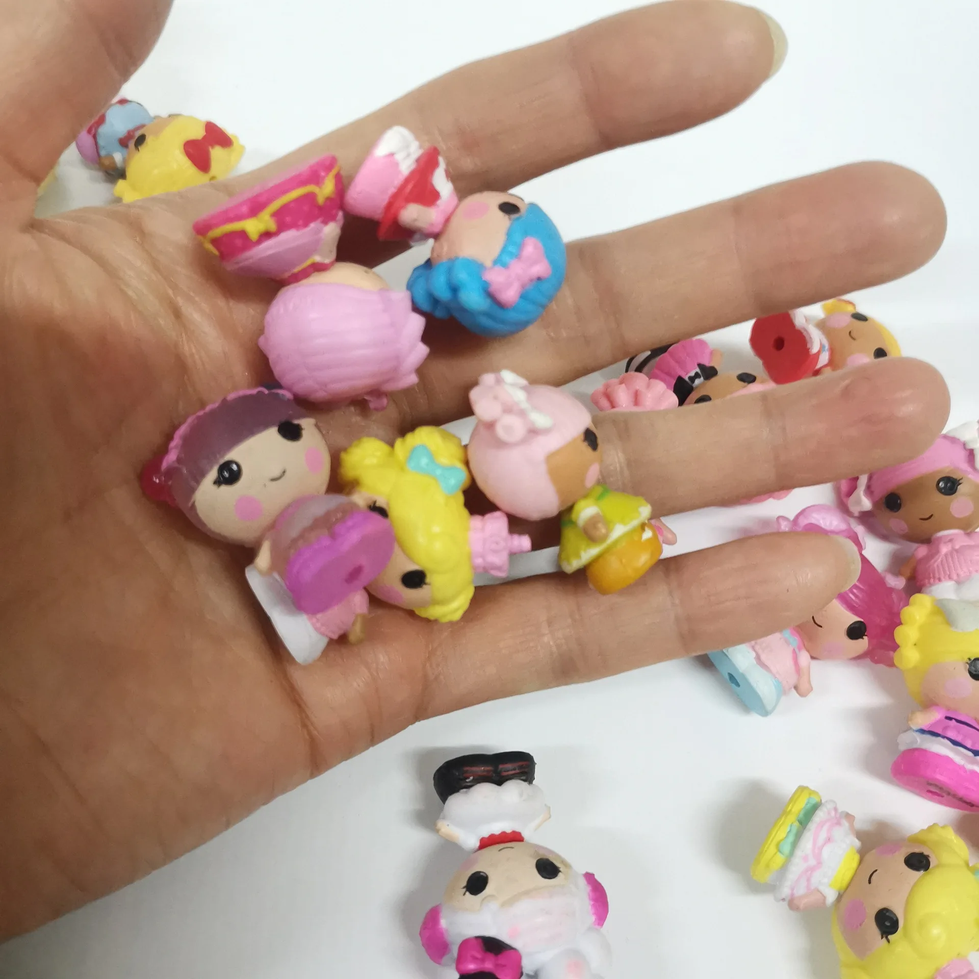 8pcs 3-4cm MGA MINI LALALOOPSY Happy Angel Doll.High Quality Capsule Toy. e1
