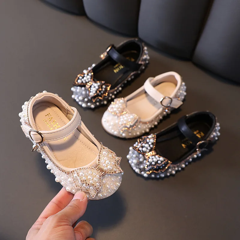 

Fine Leather Flat Mary Janes Shoes For Children Crystal Pearl Baby Girls Wedding Party Shoes 2021 Toddler Girl Shoes Kids E07093
