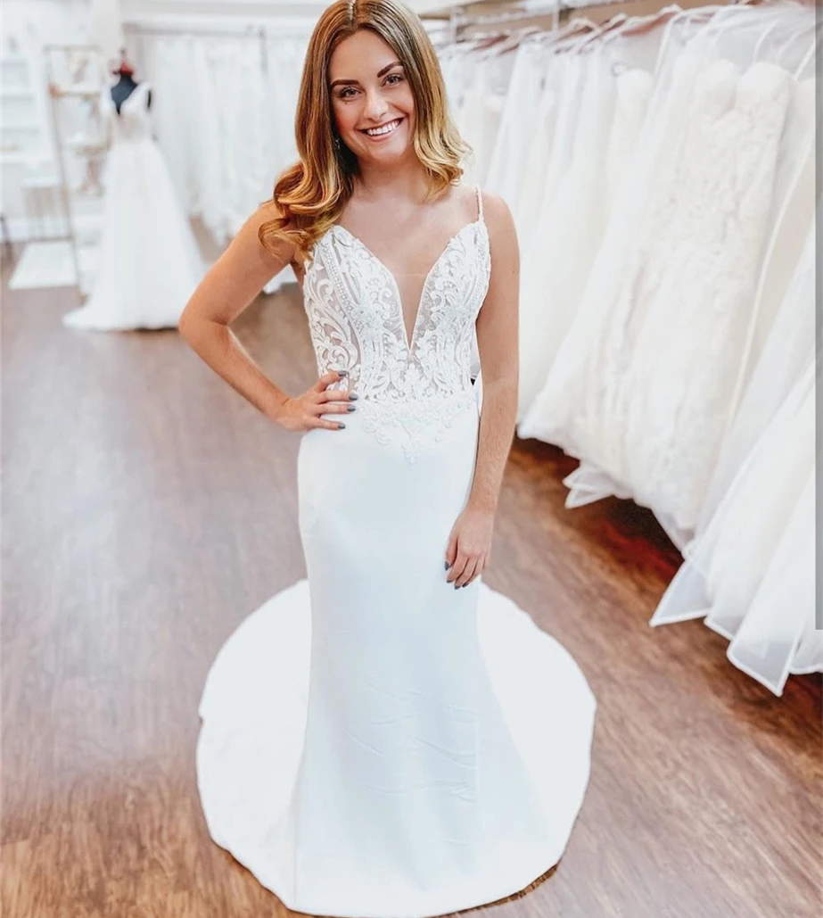 

Wedding Dress Straight V-Neck Spaghetti Straps Sleeveless Backless Satin Lace Appliques Floor Length Sweep Train Bride Gown New