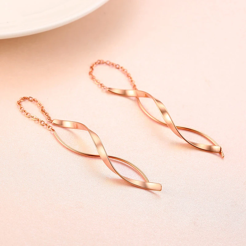 Серьги подвески из розового золота с закругленными скрученными тонкими